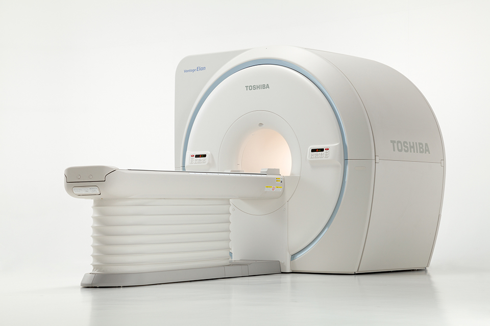 検査時間が短く、高性能な1.5テスラMRI装置を導入しました。